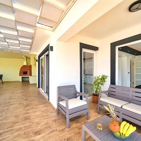 Fethiye'De Muestakil Yuezme Havuzlu 3 Yatak Odali Villa Ali Bey ヴィラ *